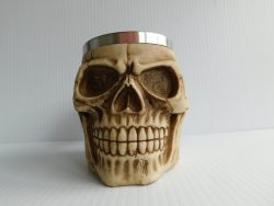 skull mug front